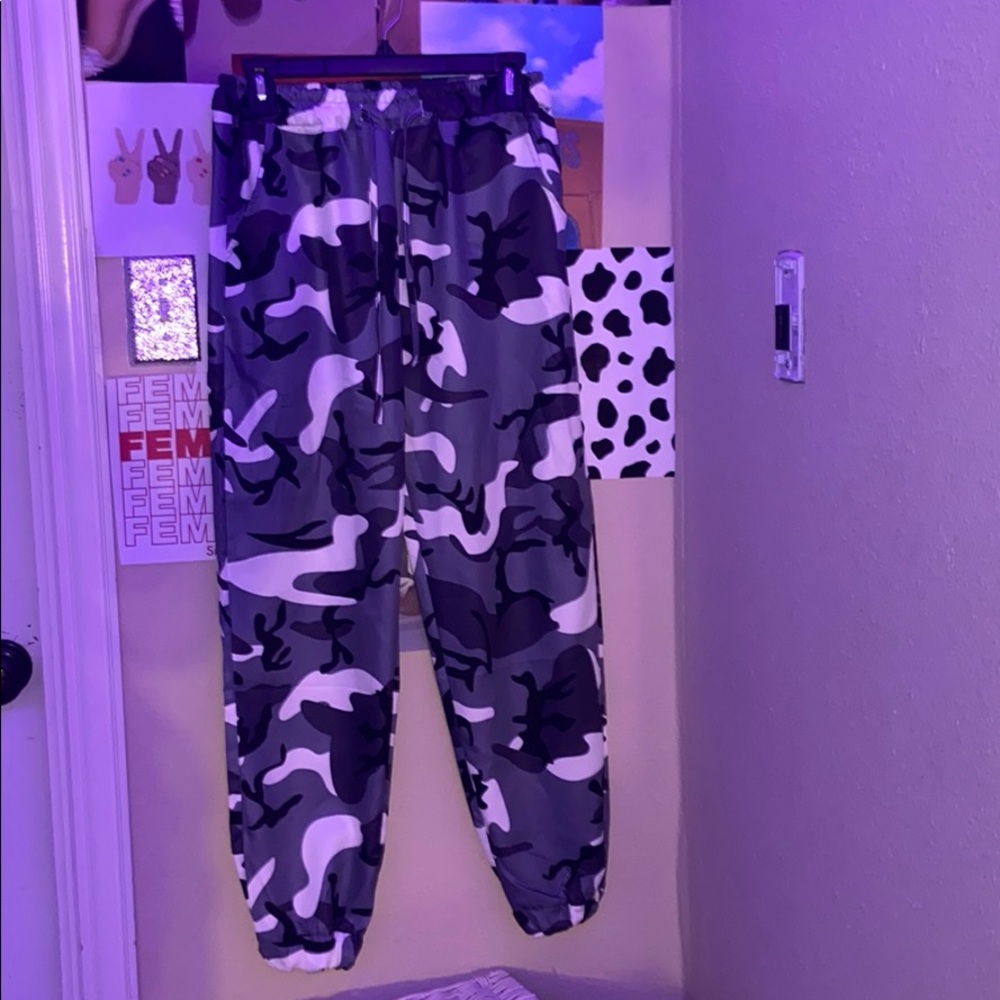 Cute and comfy camo pants!